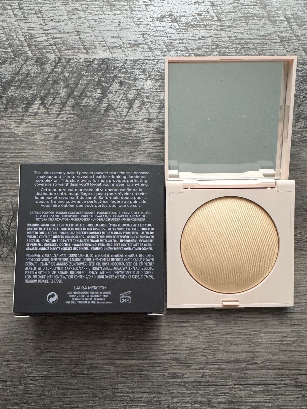 Laura Mercier Real Flawless Luminous Perfecting Pressed Powder-Translucent (NIB) - Picture 2 of 2
